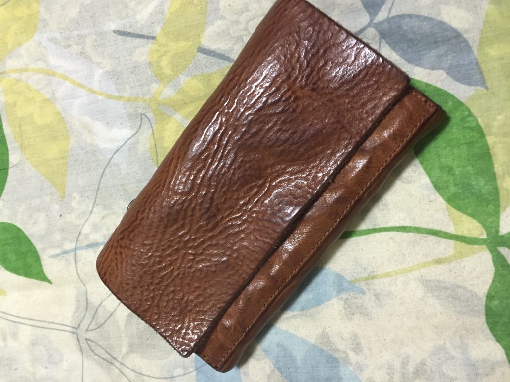 バックラッシュの財布はすばぬけていい革なので絶対に買って損はない件